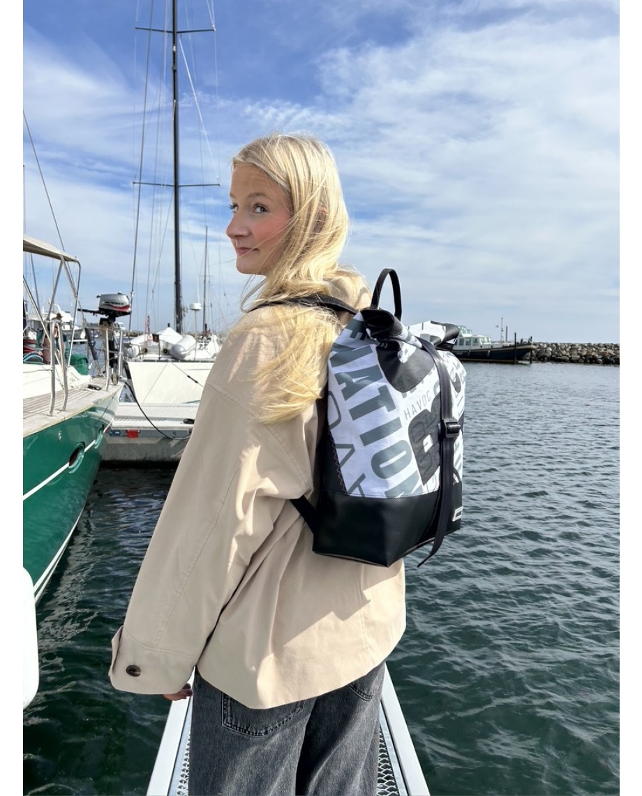 UniqueBackpackKitesStrap117-064