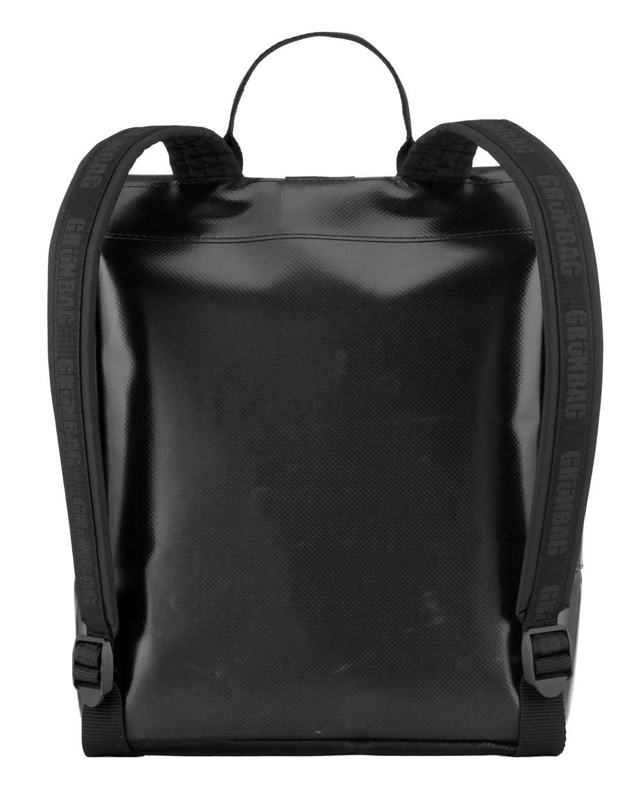 SchwarzerRucksackNorrStraps-012
