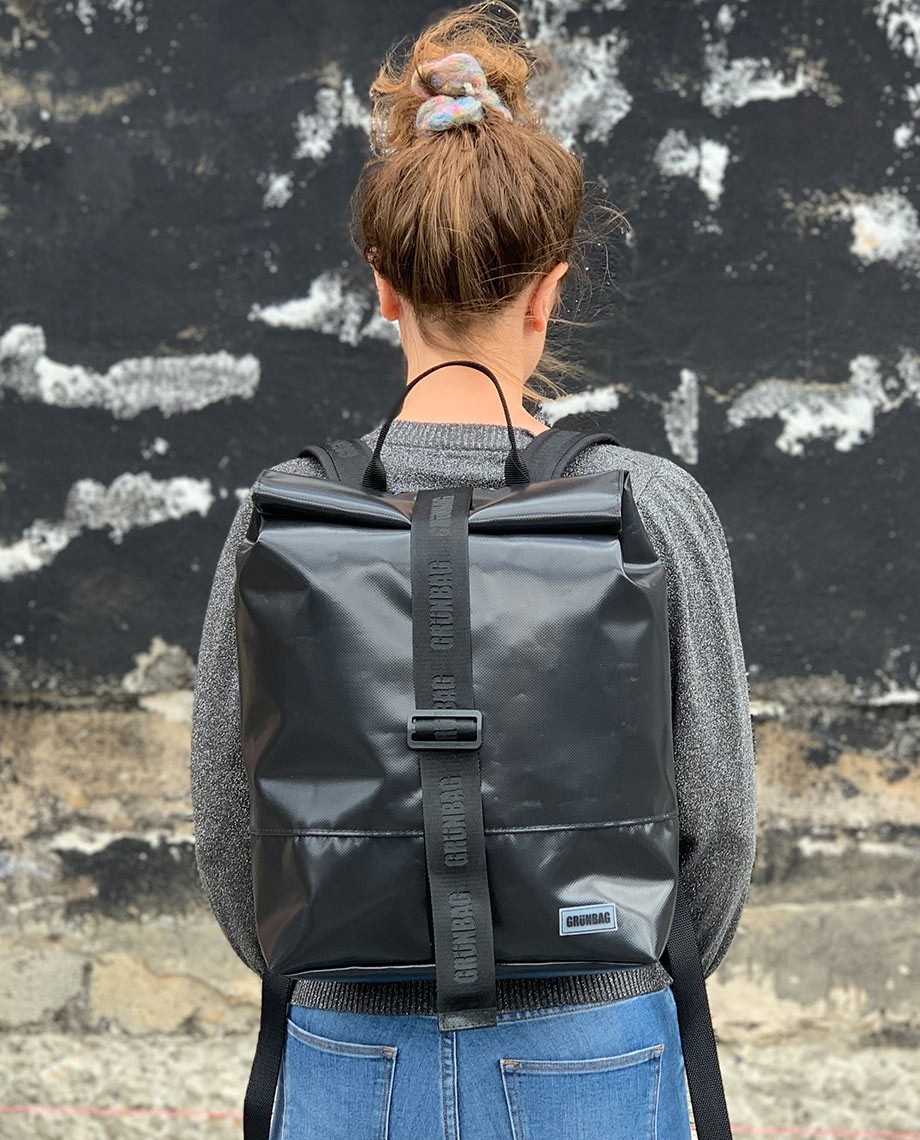 Schwarzer Rucksack Norr Straps