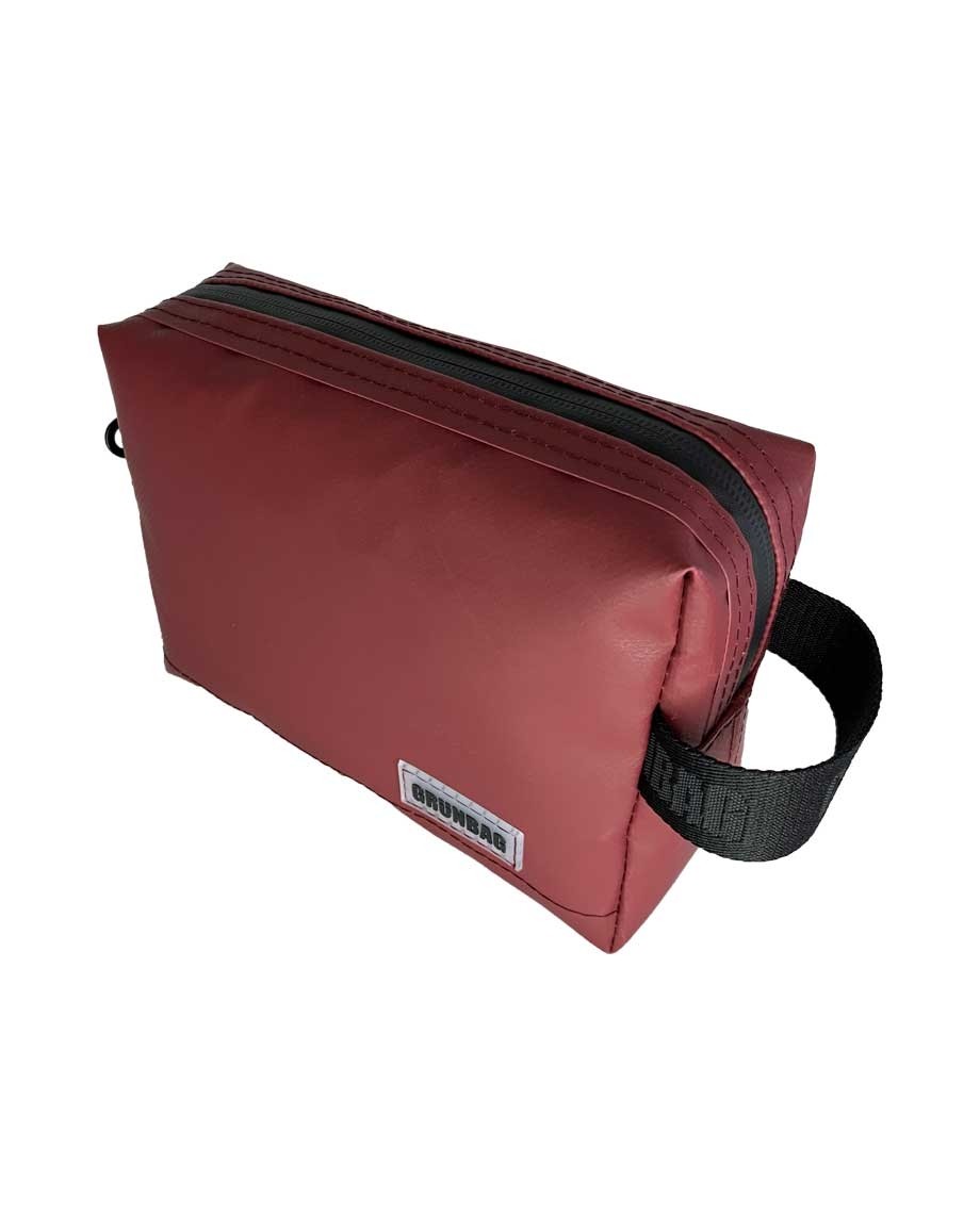 BordeauxGRNBAGToiletry-06