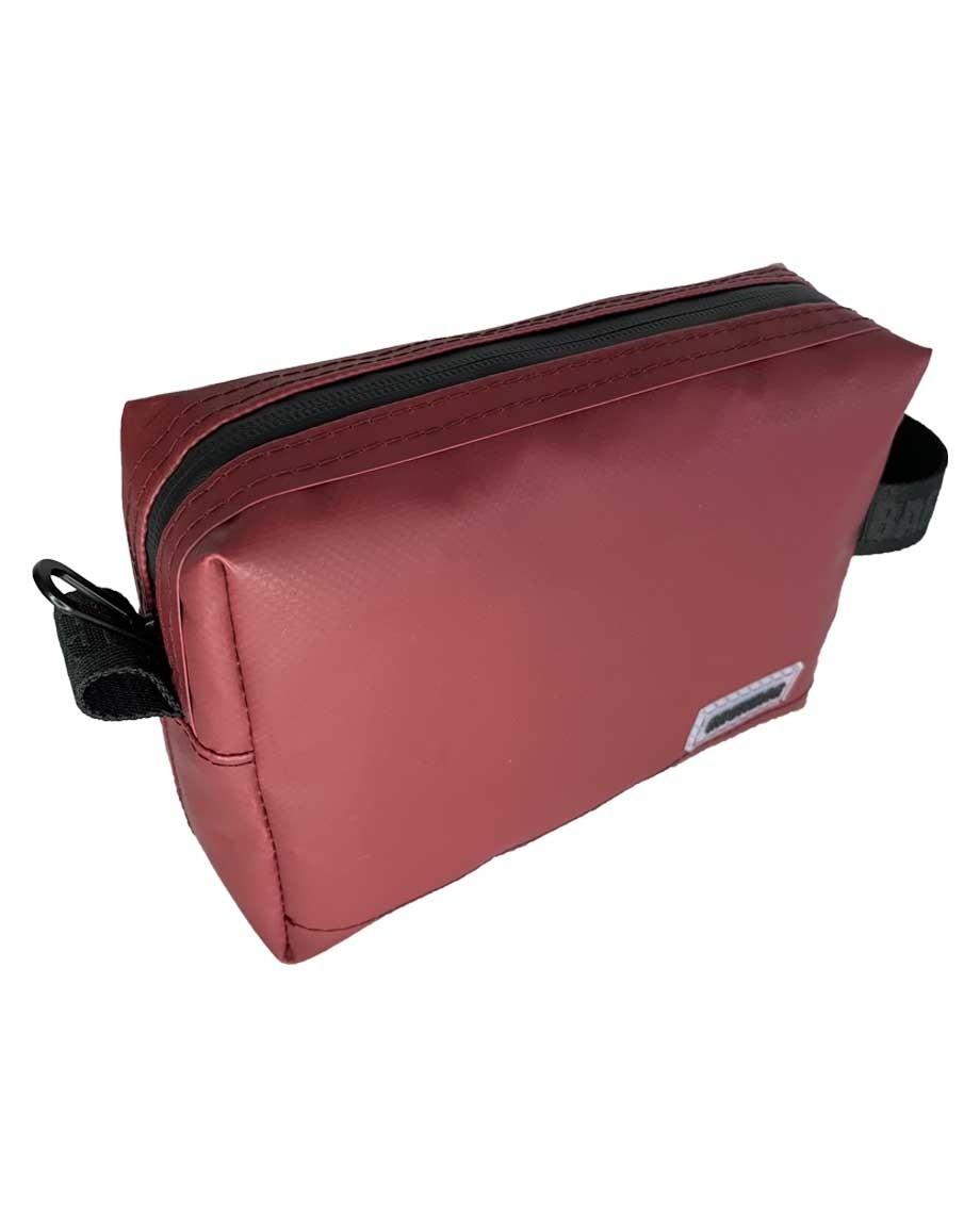 BordeauxGRNBAGToiletry-06