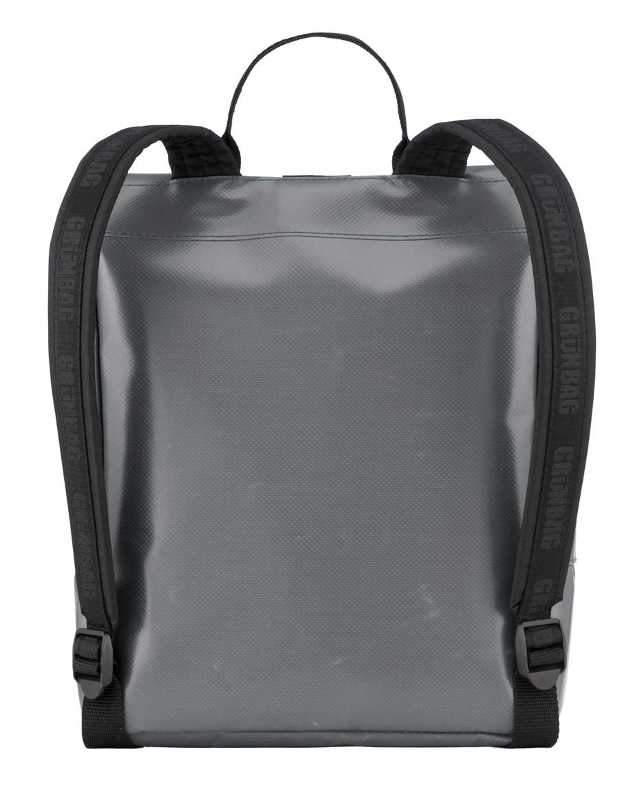 GrauerRucksackNorrStraps-017