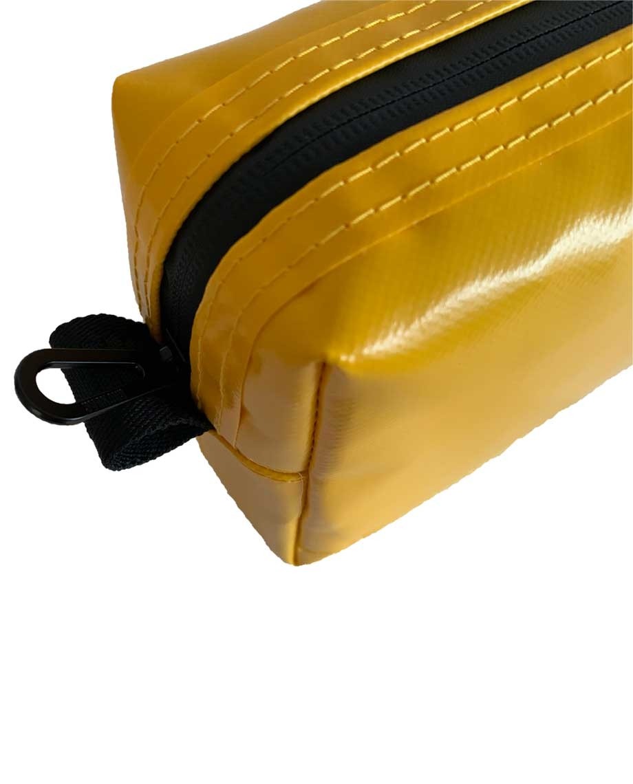 GelbeGRNBAGToiletry-08