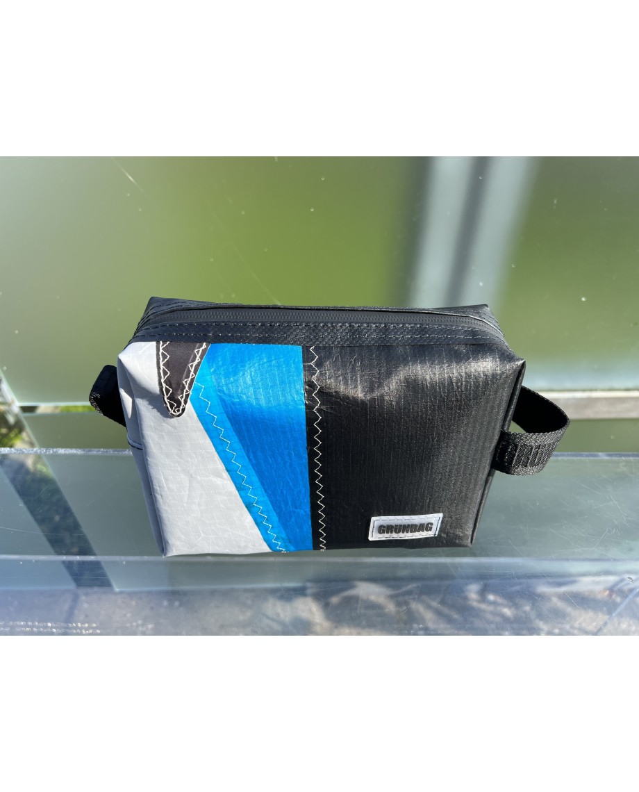 UniqueToiletryKites31-024