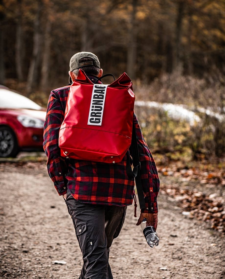 Der rote rucksack